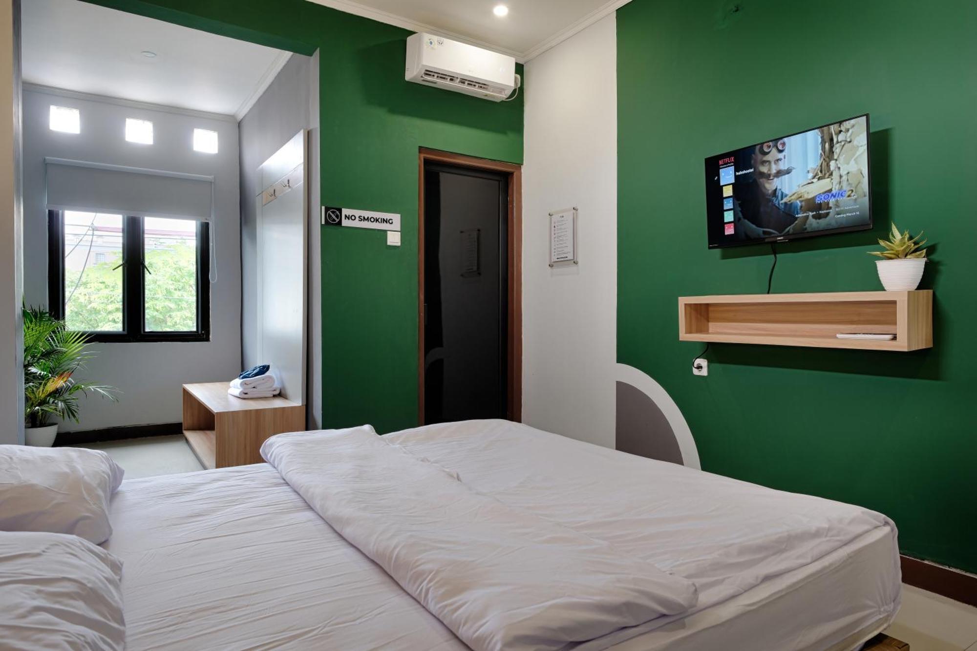 Hubs Hostel Yogyakarta Kültér fotó