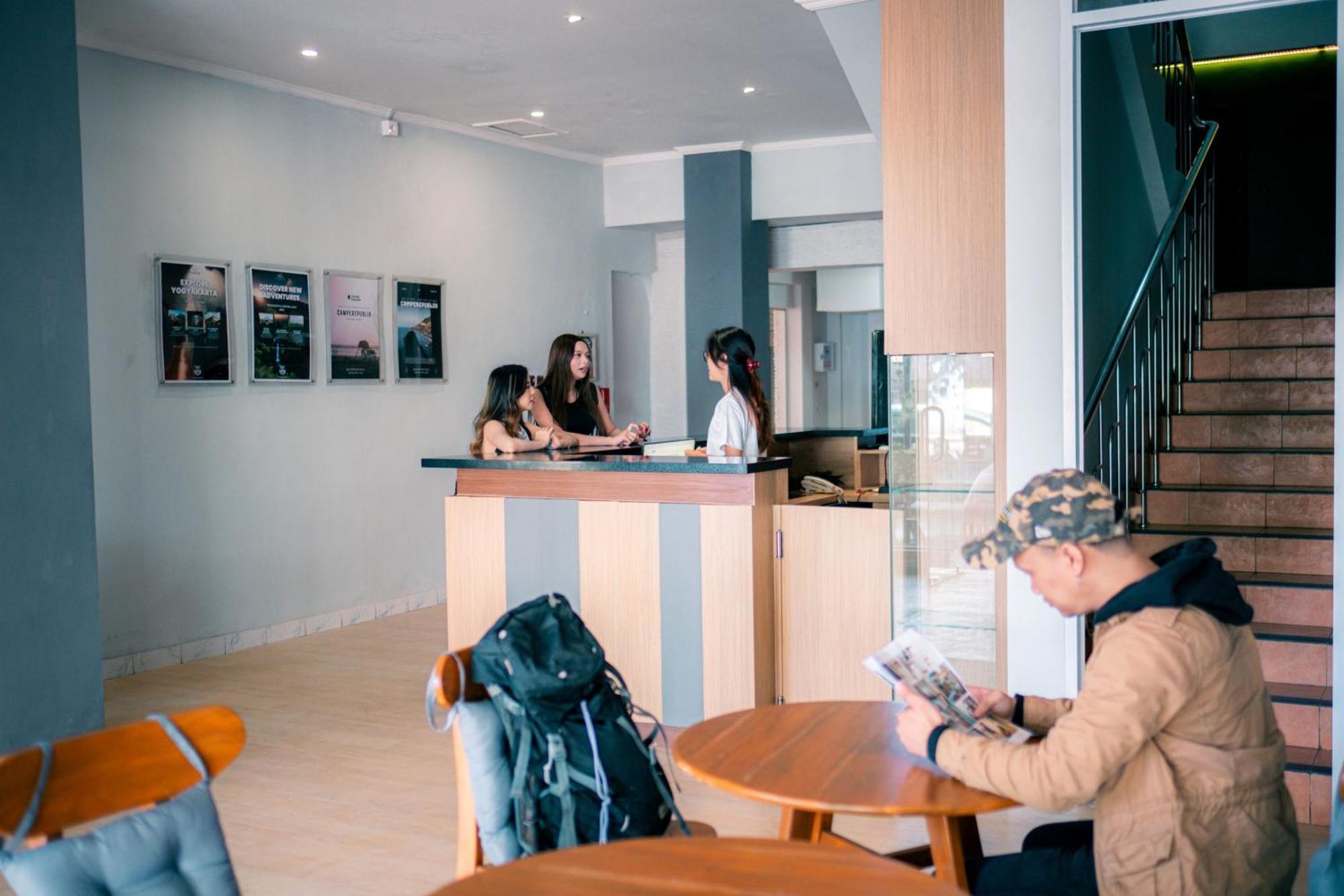 Hubs Hostel Yogyakarta Kültér fotó