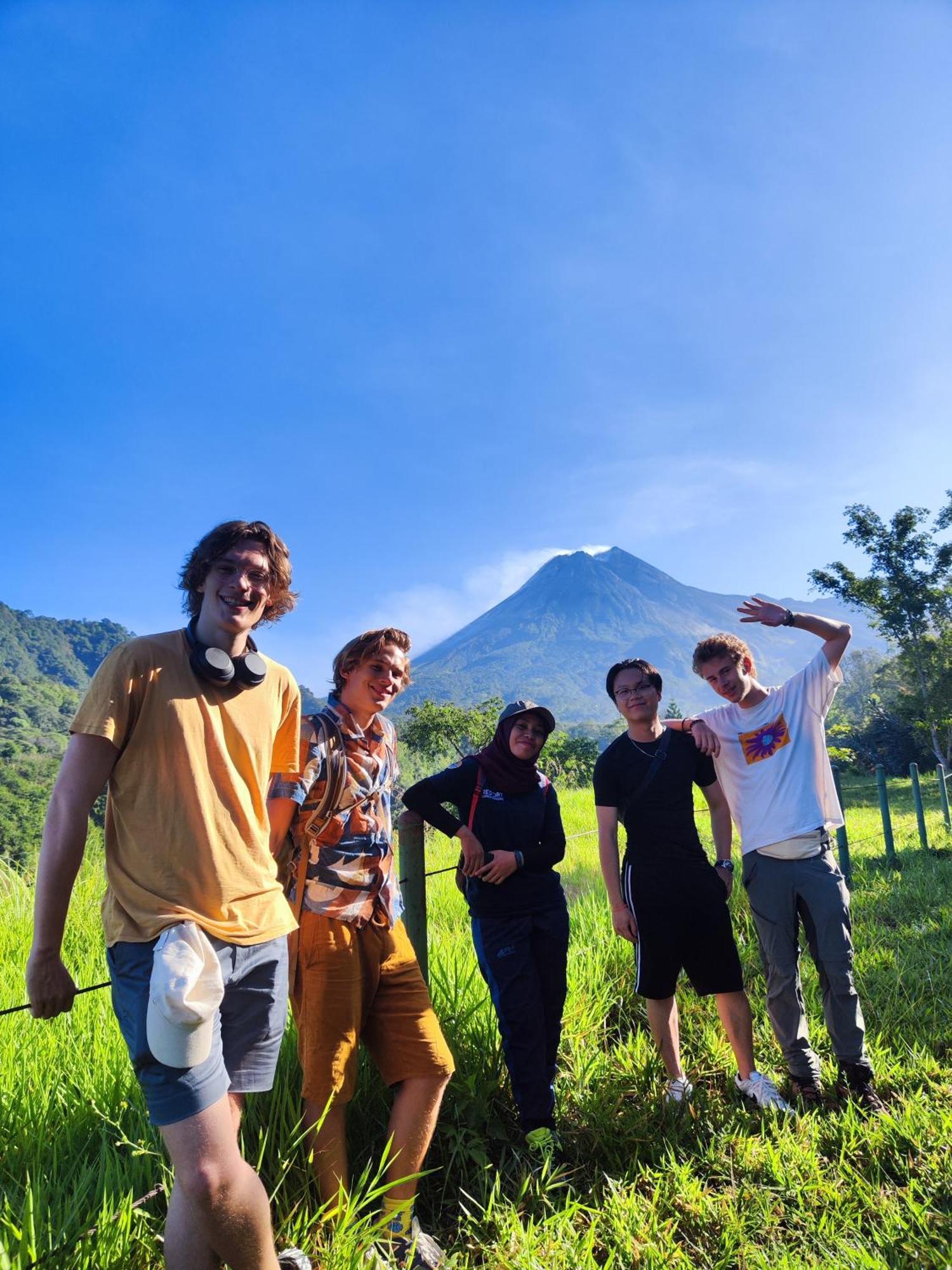 Hubs Hostel Yogyakarta Kültér fotó